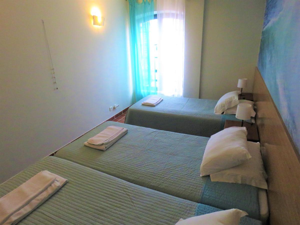 Supertubos Beach Hostel Atouguia Da Baleia Εξωτερικό φωτογραφία