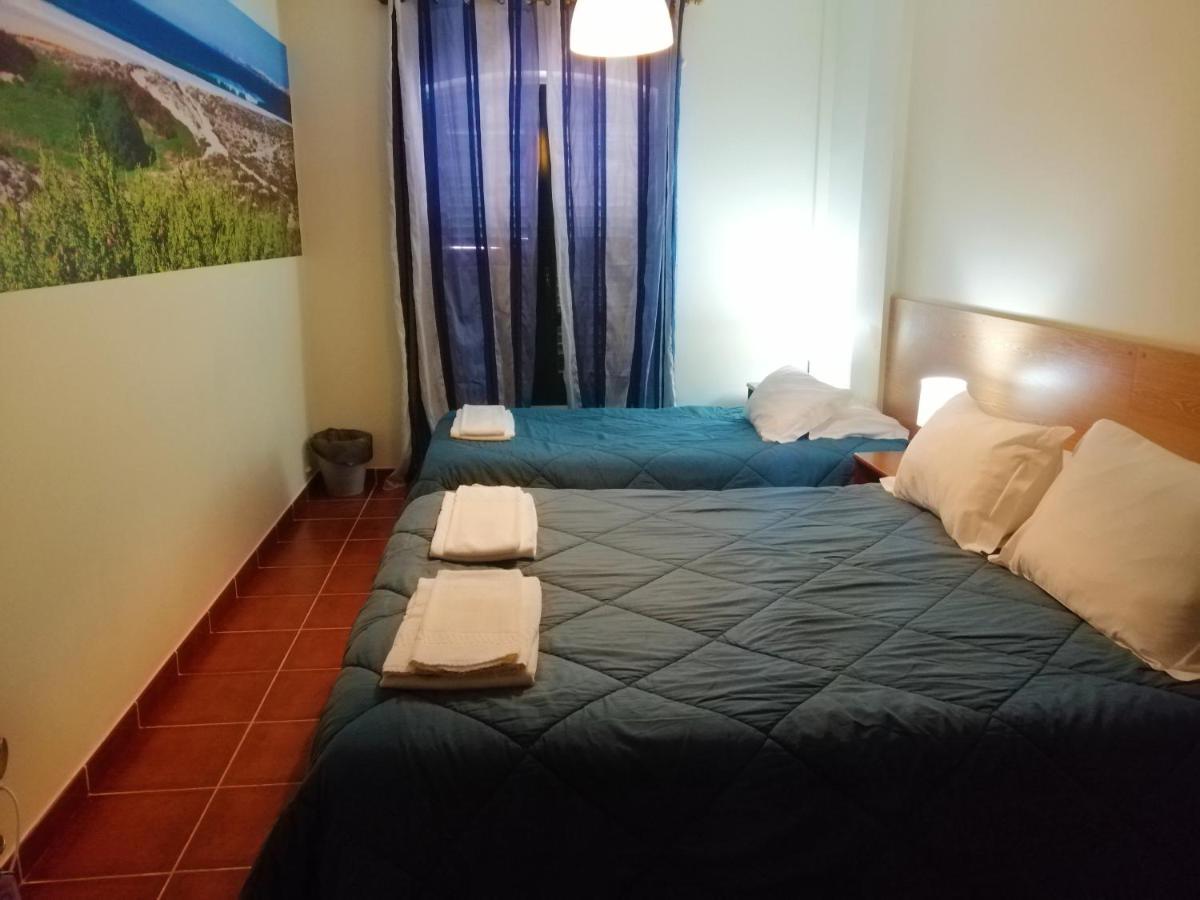 Supertubos Beach Hostel Atouguia Da Baleia Εξωτερικό φωτογραφία