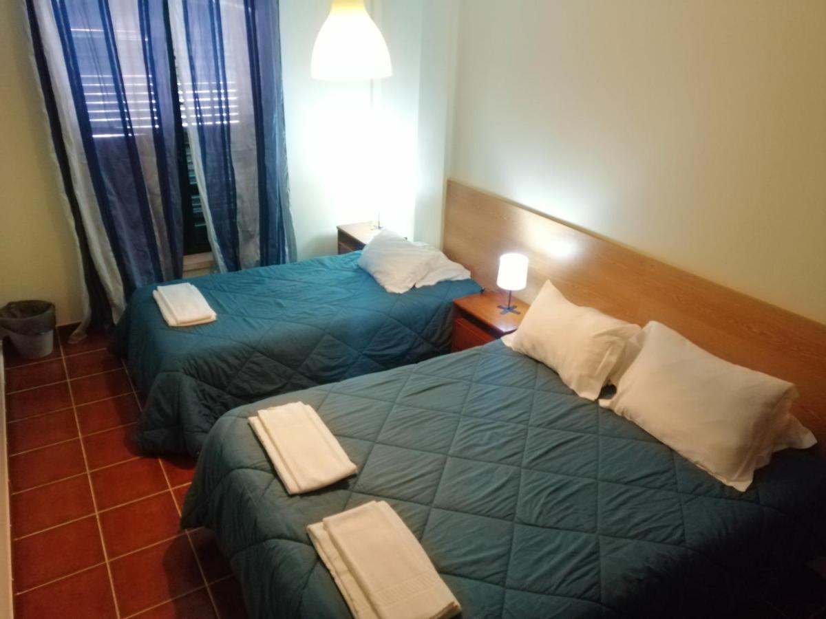 Supertubos Beach Hostel Atouguia Da Baleia Εξωτερικό φωτογραφία