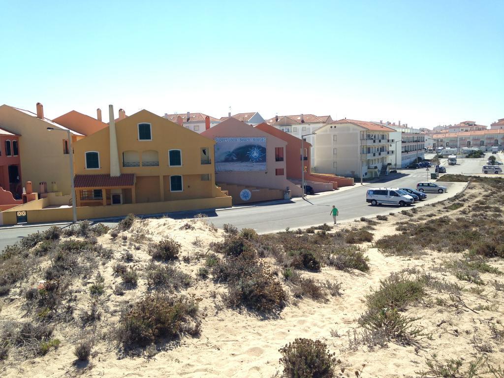 Supertubos Beach Hostel Atouguia Da Baleia Εξωτερικό φωτογραφία