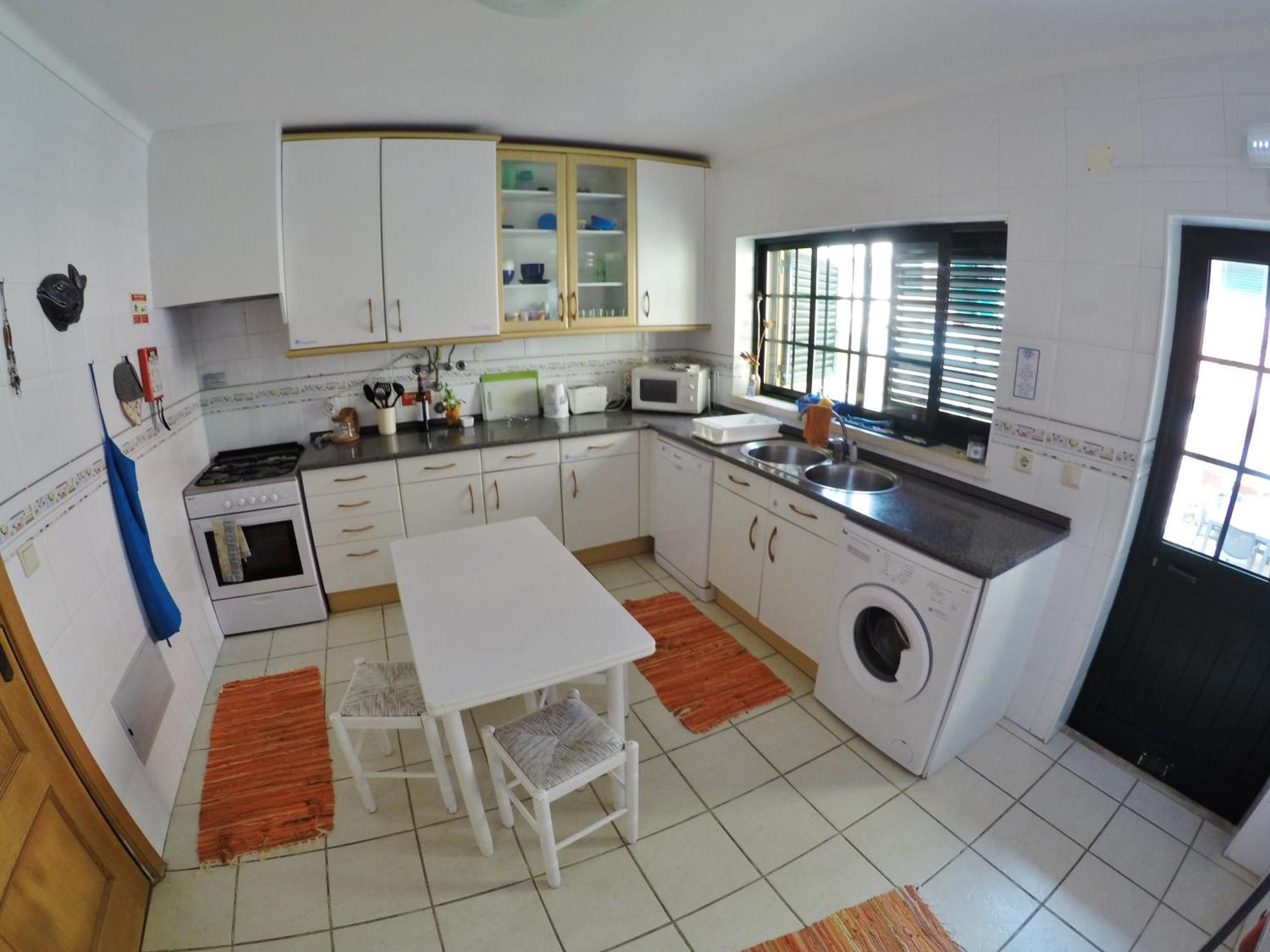 Supertubos Beach Hostel Atouguia Da Baleia Εξωτερικό φωτογραφία