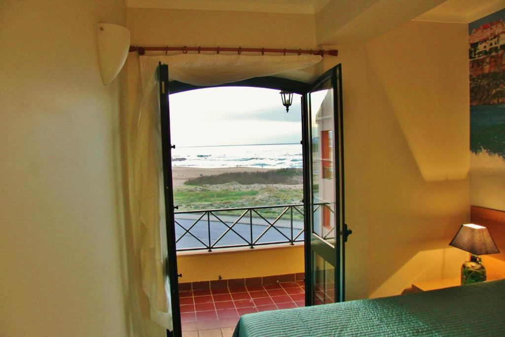 Supertubos Beach Hostel Atouguia Da Baleia Δωμάτιο φωτογραφία