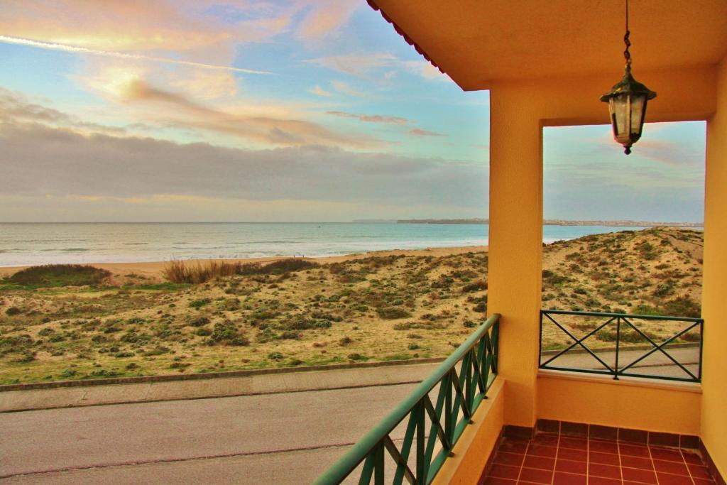 Supertubos Beach Hostel Atouguia Da Baleia Δωμάτιο φωτογραφία
