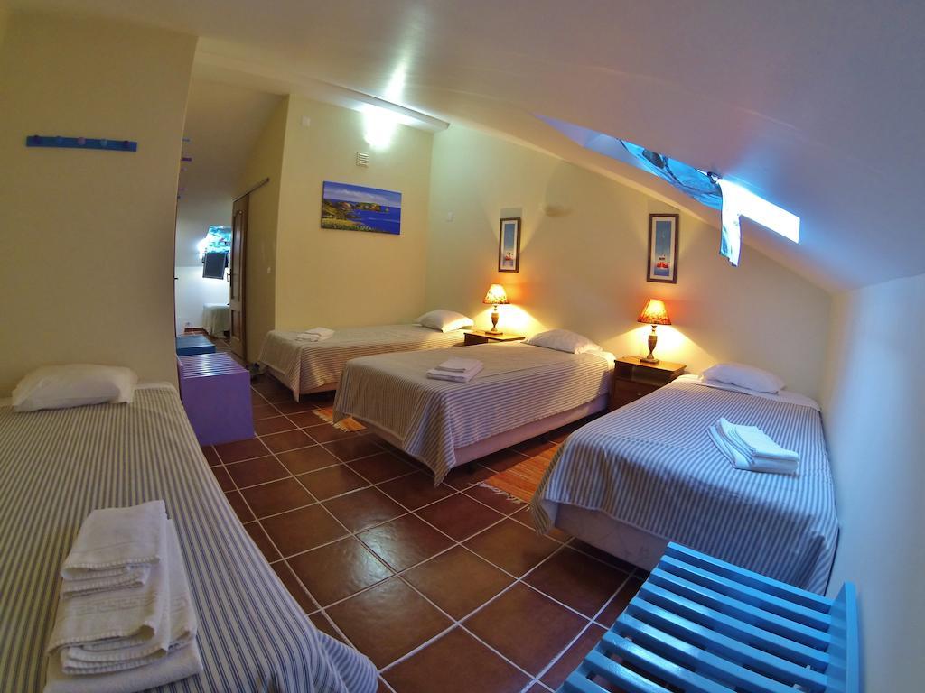 Supertubos Beach Hostel Atouguia Da Baleia Δωμάτιο φωτογραφία