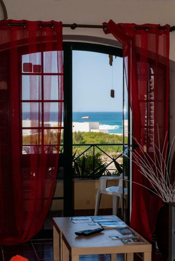 Supertubos Beach Hostel Atouguia Da Baleia Εξωτερικό φωτογραφία