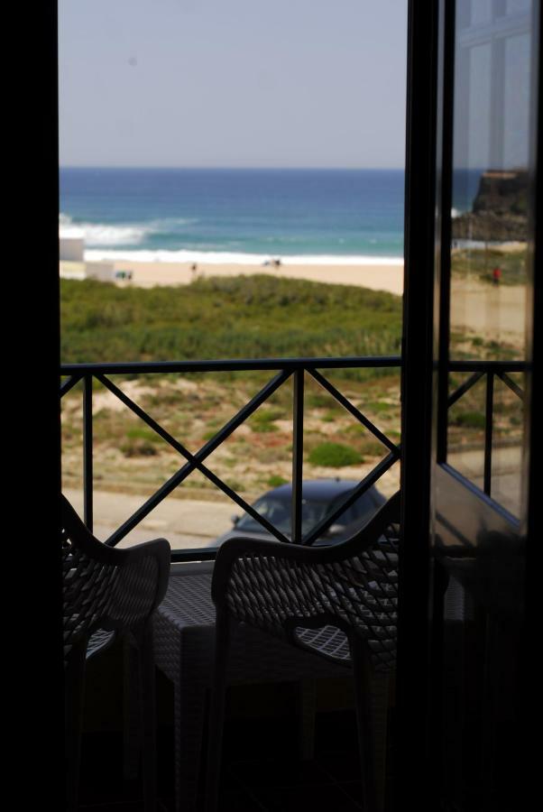 Supertubos Beach Hostel Atouguia Da Baleia Εξωτερικό φωτογραφία